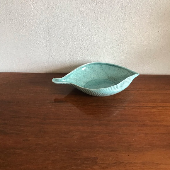 Vintage mid century modern redwing leaf bowl/ dish - Picture 11 of 11